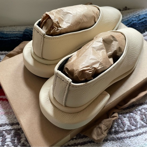 BNIB | Handmade in Nigeria | Soft Leather Graphic Heel Ivory Pumps - Picture 13 of 14